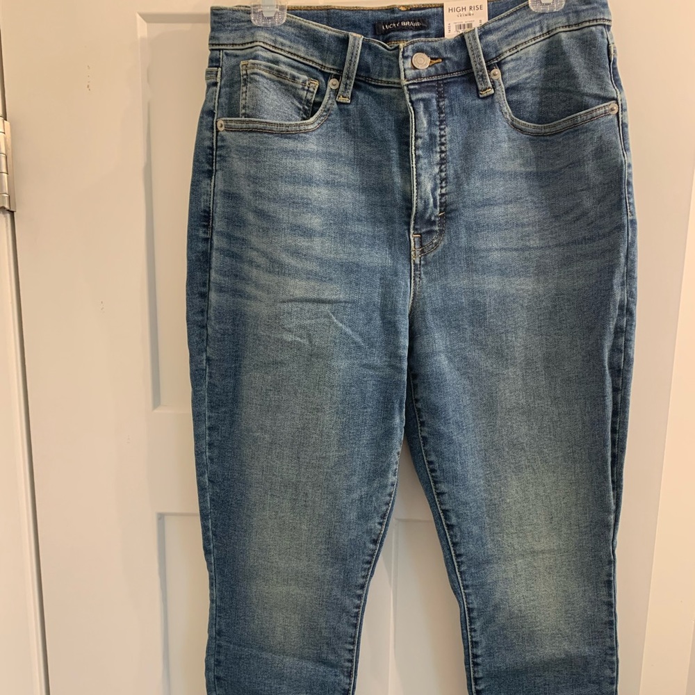 Lucky Brand Bridgette skinny Jean size 14/32A. Smoke free home.